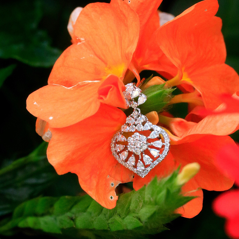 Aazuo 18K Katı Beyaz Altın Ger - Diamond Stud Earrings incelemesi ve fiyatı