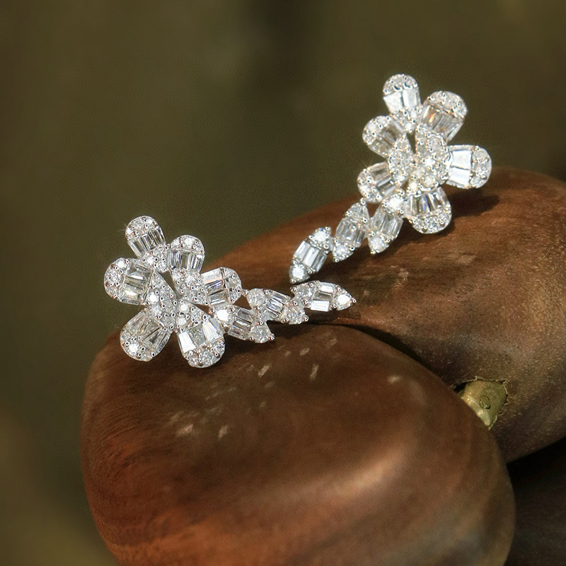 Aazuo Güzel Takı 18K Saf Beyaz - Diamond Stud Earrings incelemesi ve fiyatı